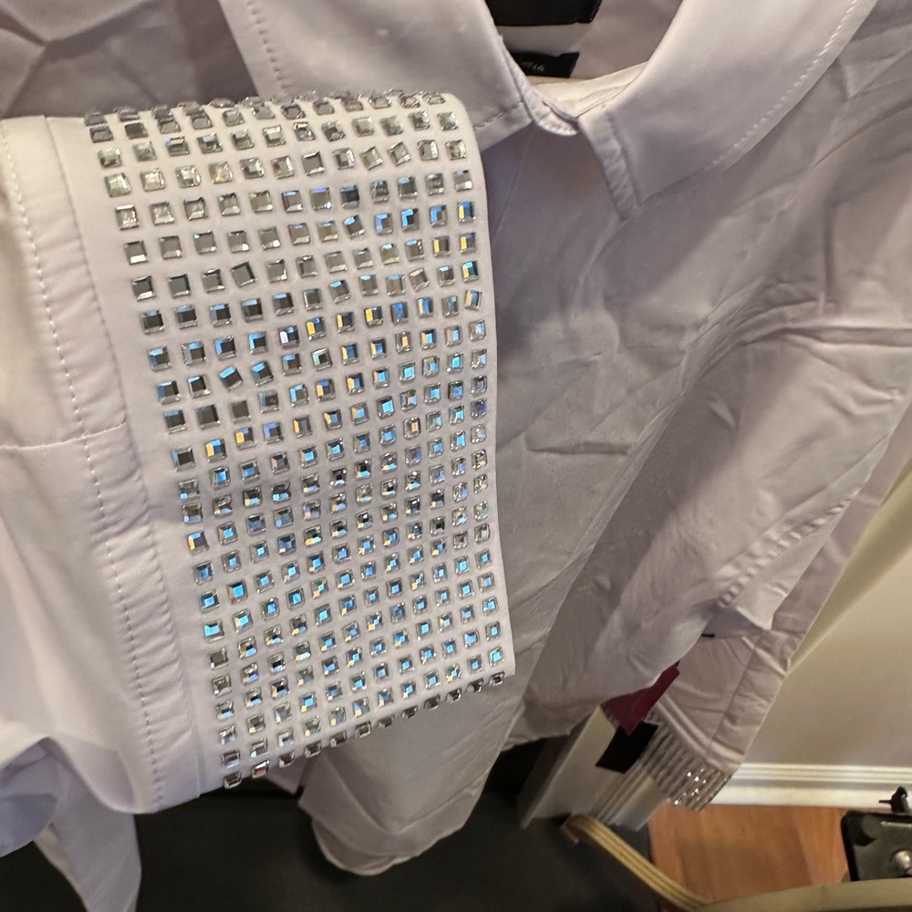 CARBON38
RHINESTONE OVERSIZED BUTTON UP SHIRT - Picture 8 of 9
